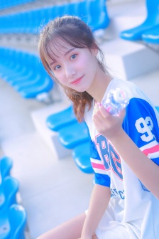 新人女秘书在线